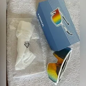 Hoka polarized glasses ?! New with box Goodr Running Sunglasses LIMITED HOKA time to fly model Run  main image 4